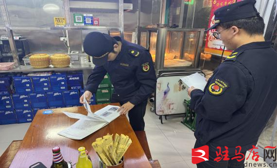 开发区城管局开展餐饮油烟污染夜间整治行动